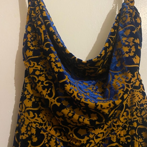 Missguided Velvet Playsuit - Picture 5 of 6